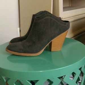 Dolce Vita Gray/blue mules 8.5